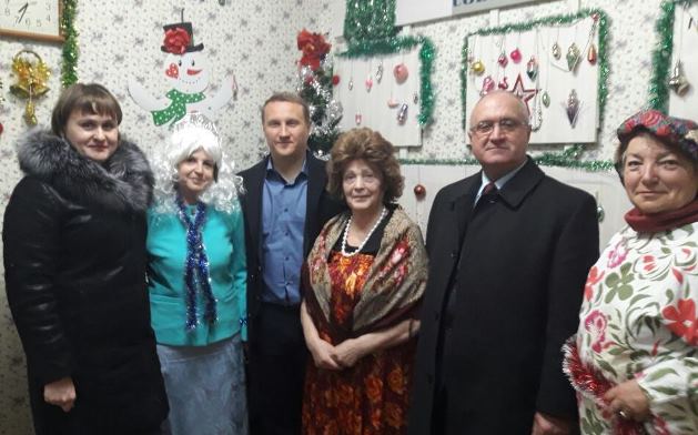В Промышленном районе полным ходом идет празднование  Нового  года и Рождества Христова!